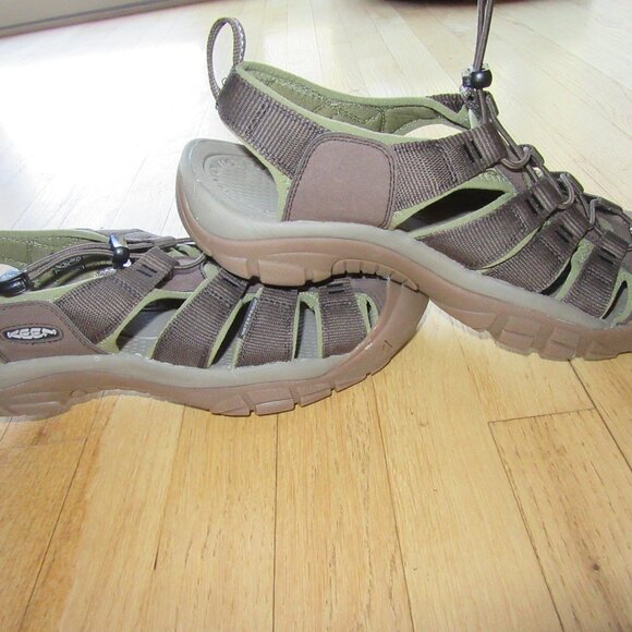 MENS KEEN SANDALS/CLOSED TOE/GREEN/SIZE 11.5/HIKING!